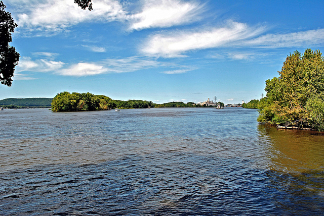 The Mississippi River cuts through the UW-La Crosse campus. (Flickr)